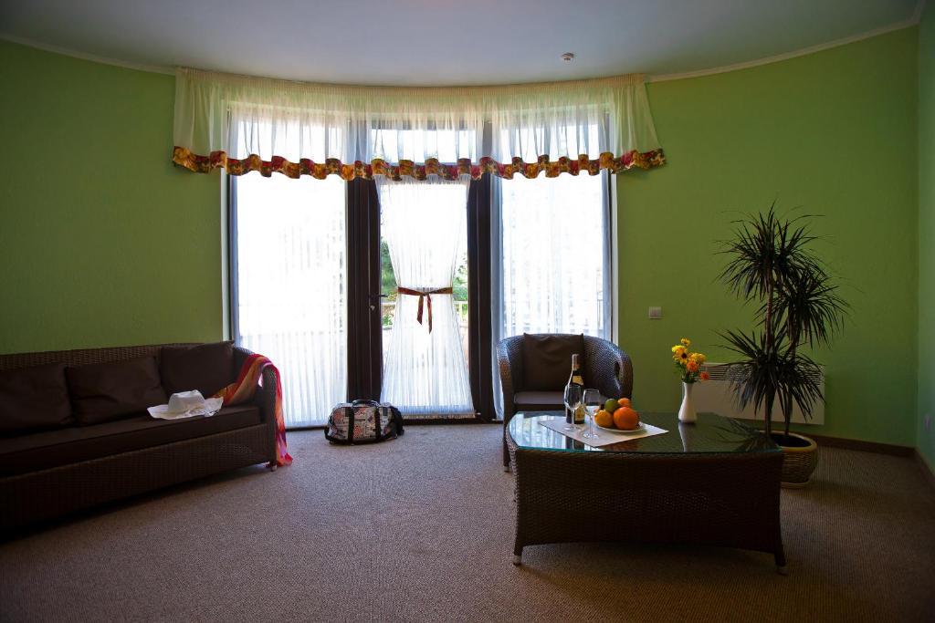 Elizium Park Hotel Kobleve Habitación foto