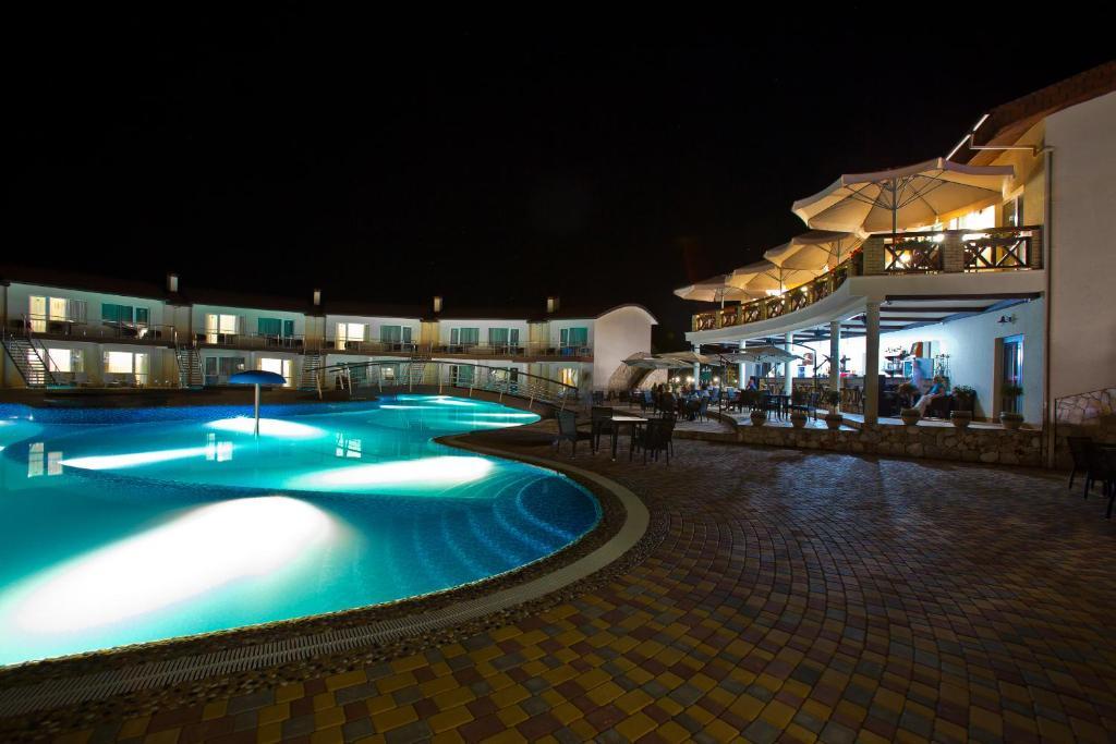 Elizium Park Hotel Kobleve Exterior foto